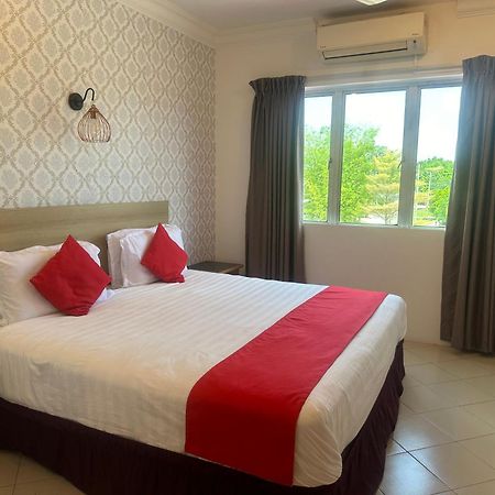 V Hotel Teluk Intan Εξωτερικό φωτογραφία