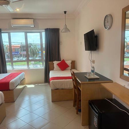 V Hotel Teluk Intan Εξωτερικό φωτογραφία