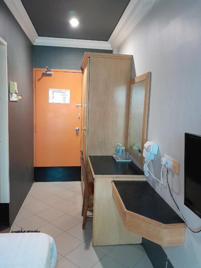 V Hotel Teluk Intan Εξωτερικό φωτογραφία