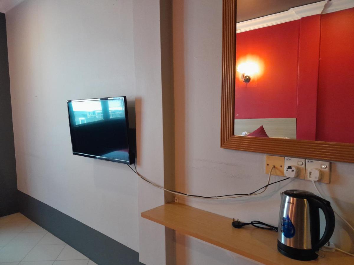 V Hotel Teluk Intan Εξωτερικό φωτογραφία
