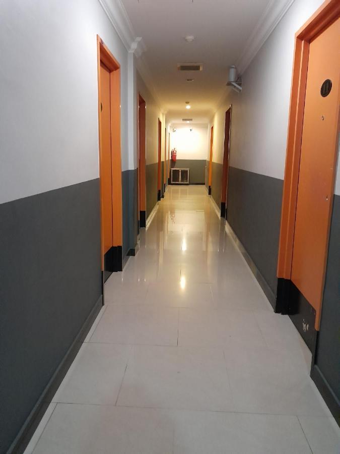 V Hotel Teluk Intan Εξωτερικό φωτογραφία
