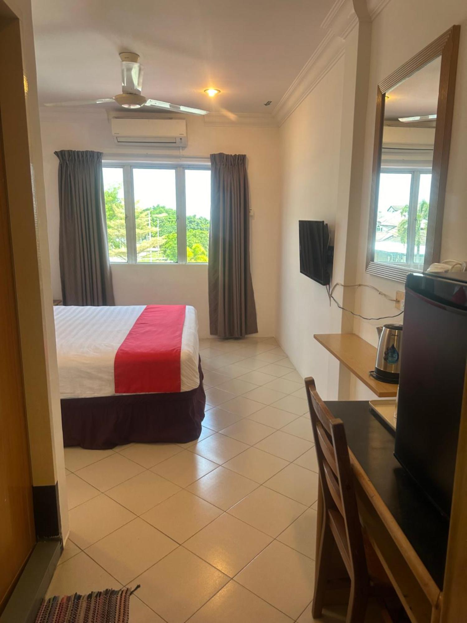 V Hotel Teluk Intan Εξωτερικό φωτογραφία
